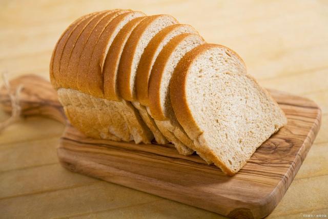 bread是什么意思(面包的定义和详细解释)