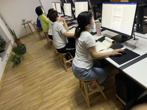 离我最近的电脑培训班在哪里(离我最近的电脑培训班：详细位置及课程指南)