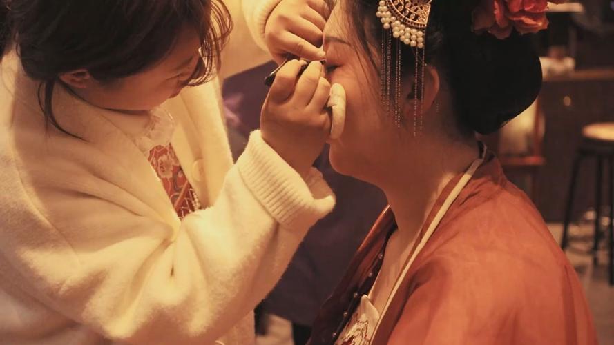古代女子用什么画眉(花钿眉、古代女子用以画眉)