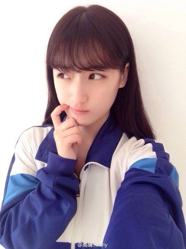 国内最美校服女生(最美校服女生高晴的扎头发)