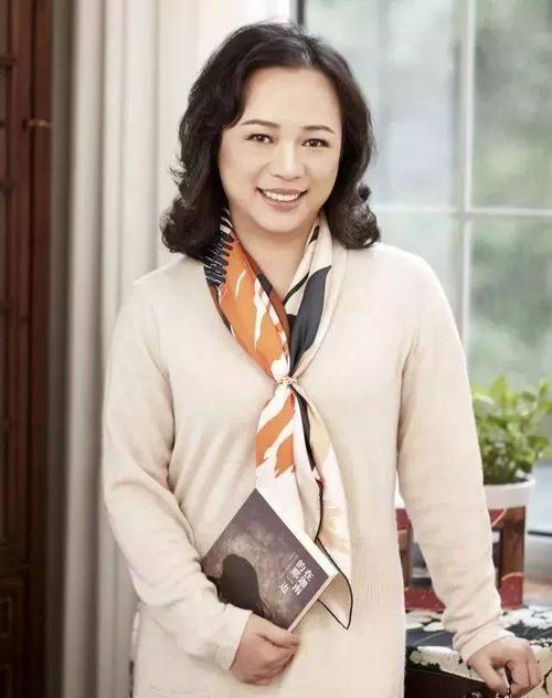 皇后成长计划20(皇后成长计划20：打造卓越女性领导力)