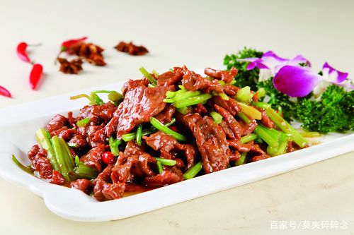 家庭小炒500款(家庭小炒宝典：500种美味佳肴，让家宴更精彩)